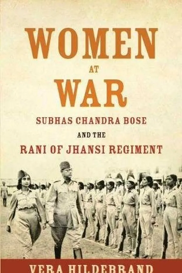 Capa de Women at War