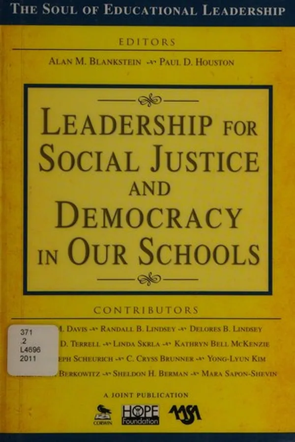 Capa de Leadership for social justice and democracy in our schools