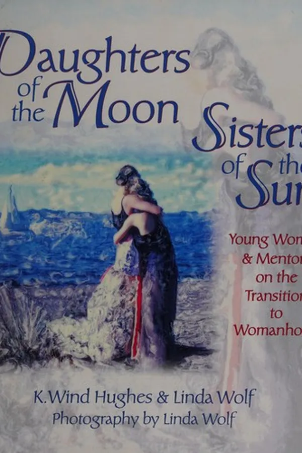 Capa de Daughters of the Moon, Sisters of the Sun