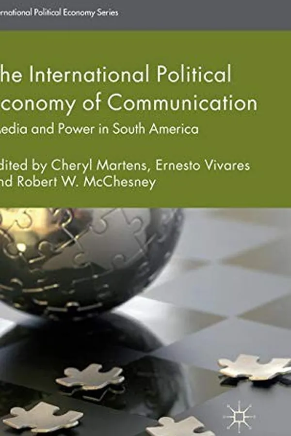 Capa de The International Political Economy of Communication