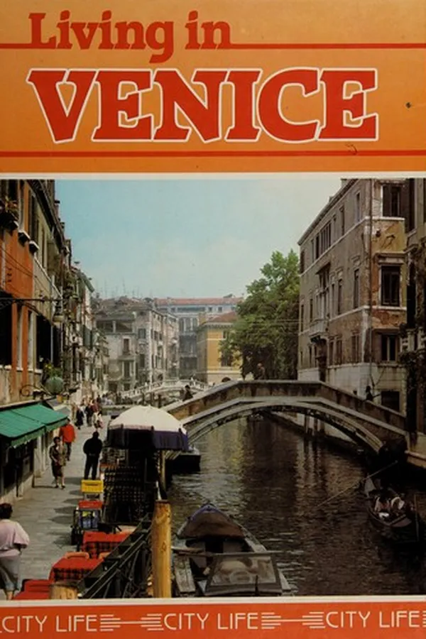Capa de Living in Venice