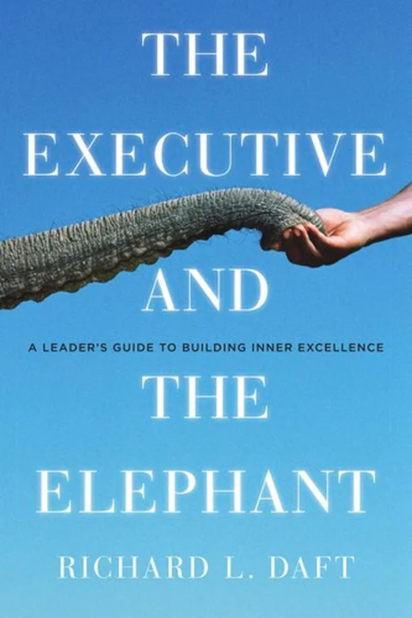 Capa de The executive and the elephant
