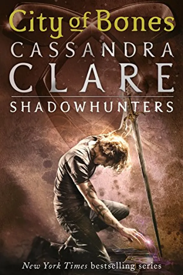 Capa de City of Bones (English Edition)