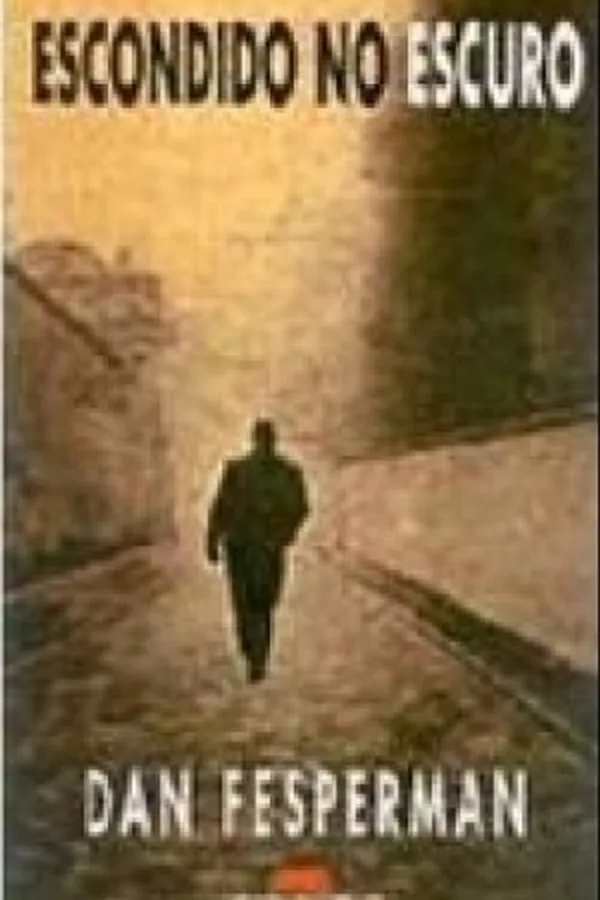 Capa de Escondido no Escuro