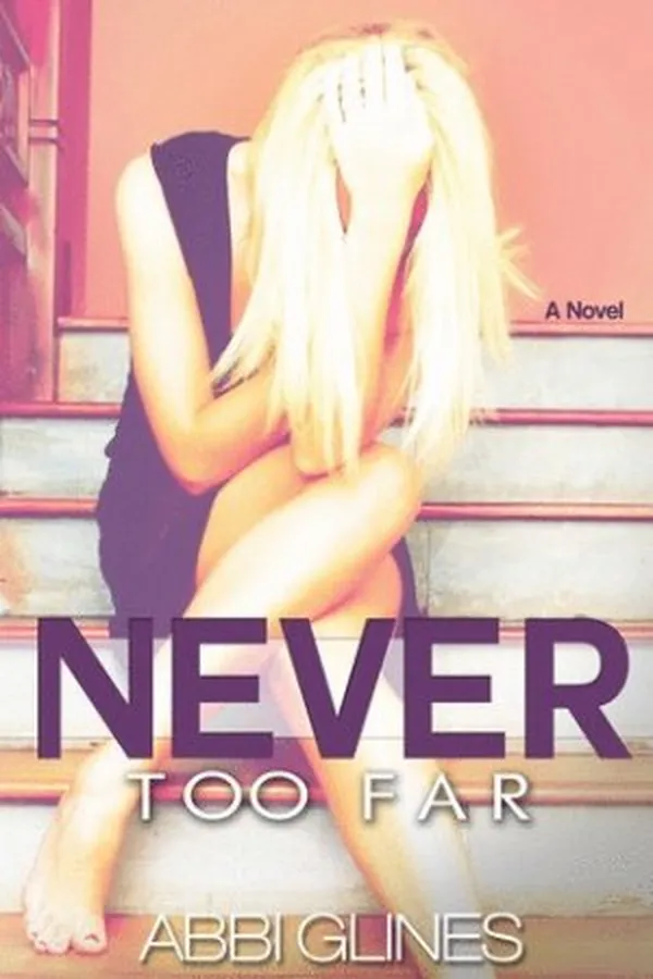 Capa de Never Too Far