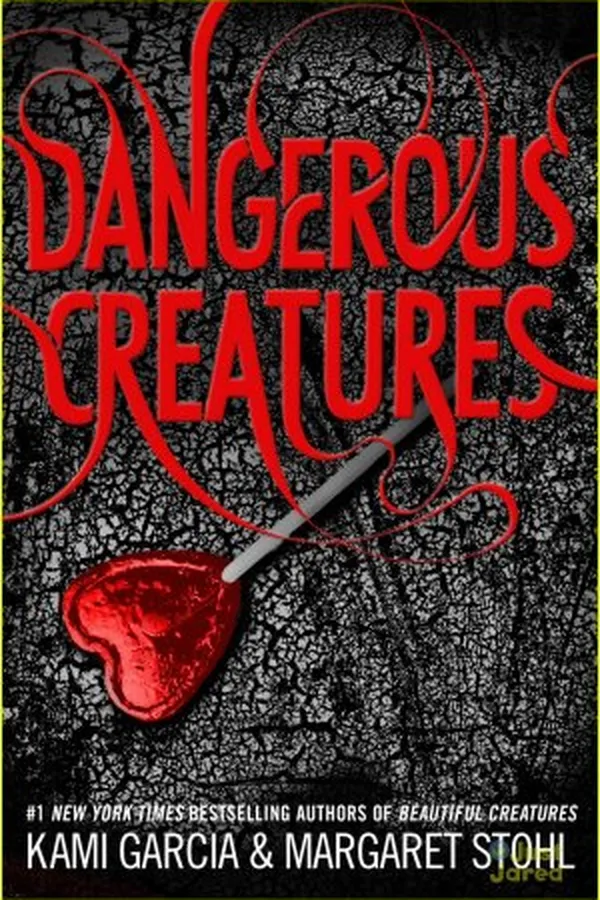 Capa de Dangerous Creatures