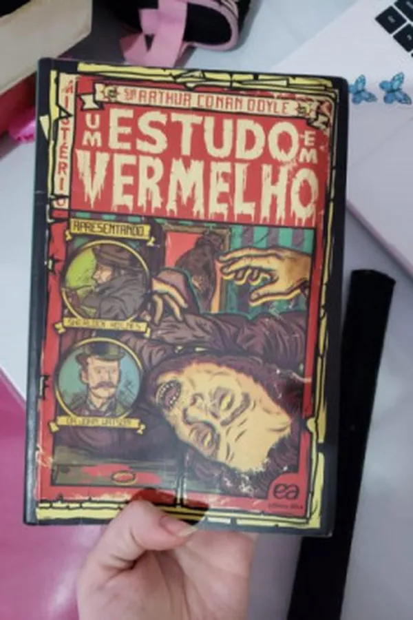 Capa de UM ESTUDO EM VERMELHO