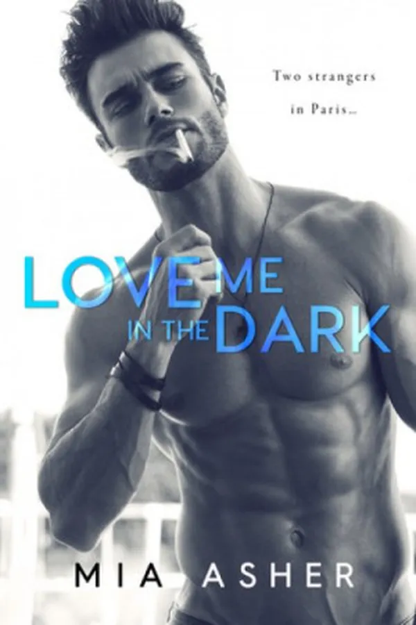 Capa de Love Me In The Dark