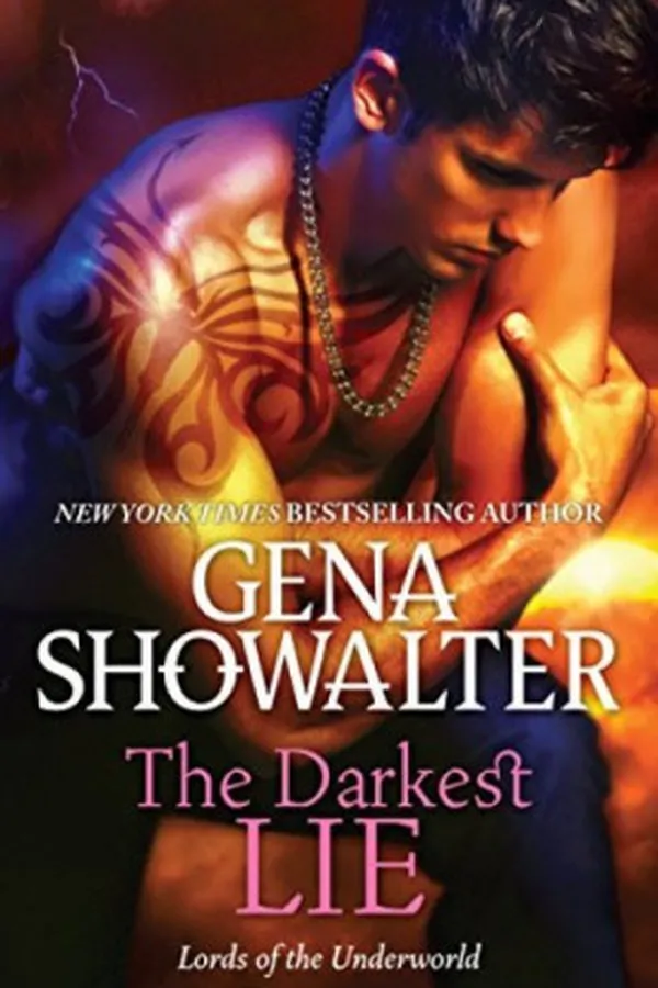 Capa de The Darkest Lie